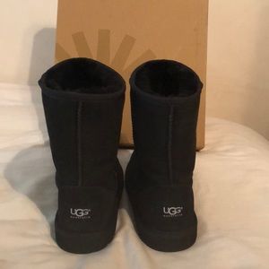 Black never been worn uggs